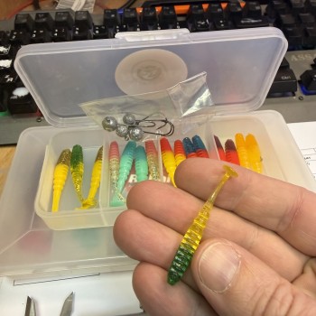Готовый набор силиконовых приманок виброхвост RuBaits Fire Vib 1.9" (16 шт.)